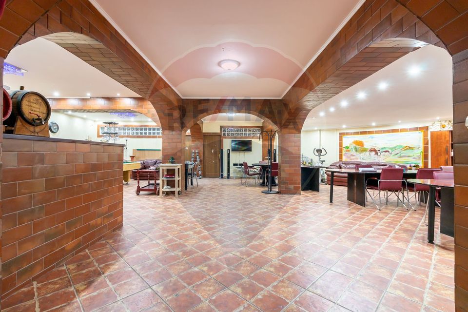 Villa for sale 14 rooms/SWIMMING POOL/ GENEROUS LAND/ BRAGADIRU-ILFOV