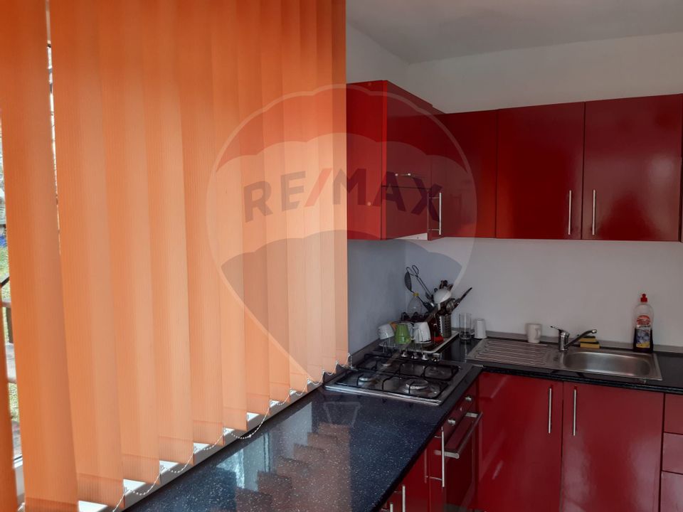 Casă / Vilă cu 7 camere de vânzare în zona Bran-Tohanita