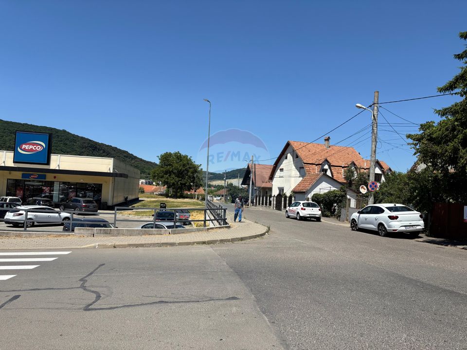 72sq.m Commercial Space for sale, Est area