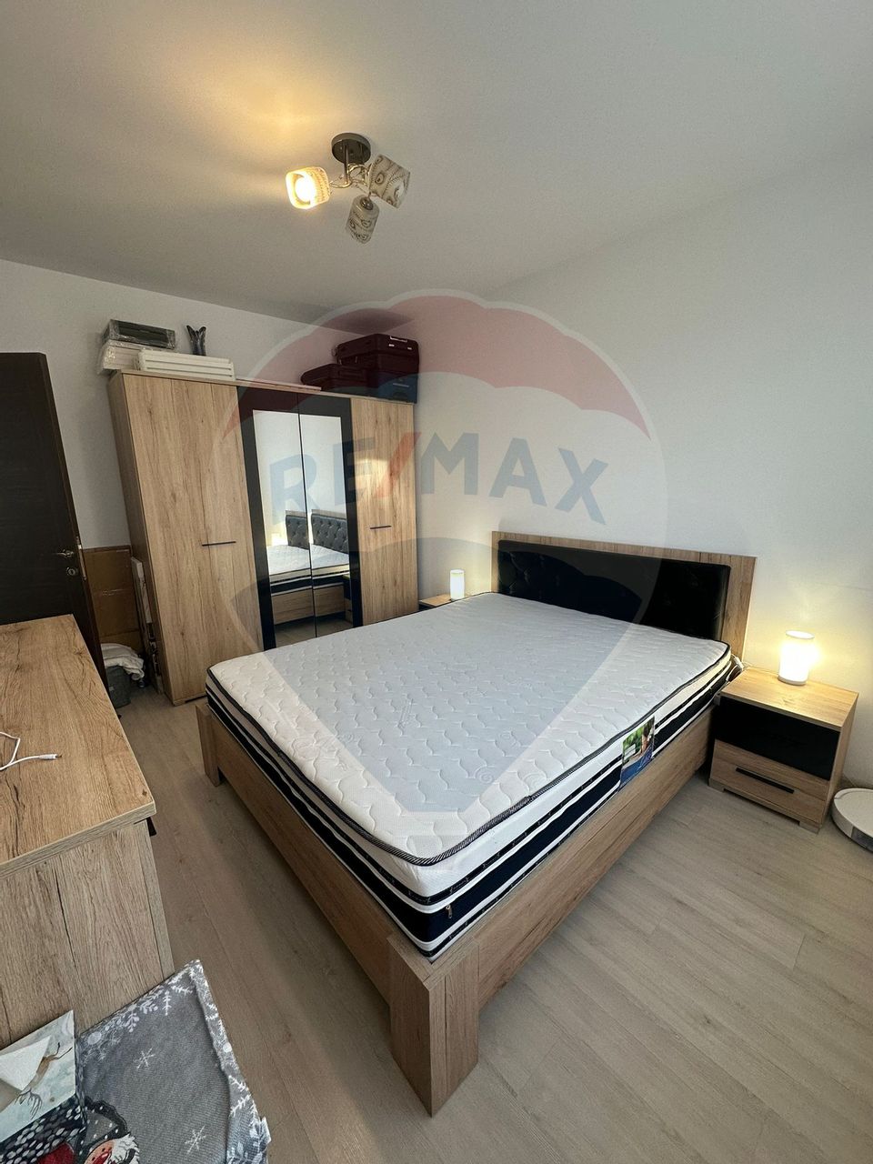 Apartament cu 3 camere de vânzare