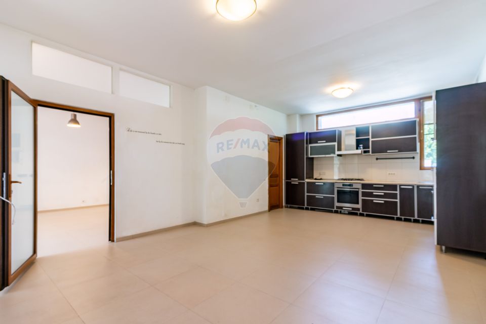 Casă / Vilă în Pipera de inchiriat, Iancu Nicolae, 5 x parcare