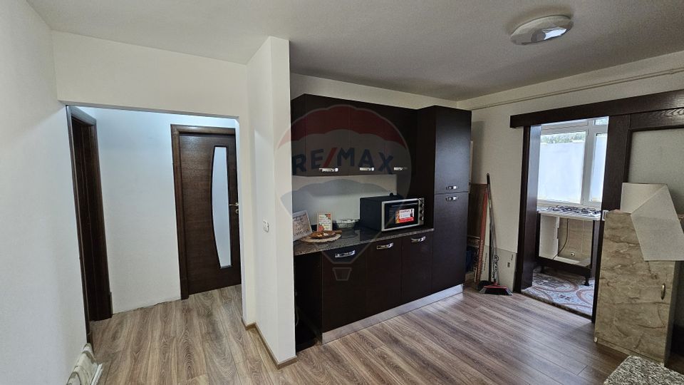 Apartament decomandat cu 2 camere în zona Burdujeni