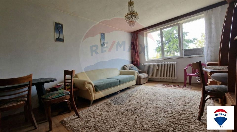 Apartament cu 4 camere de vânzare în zona Ozana