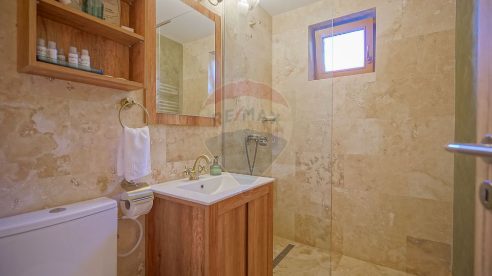 11 room Hotel / Pension for sale