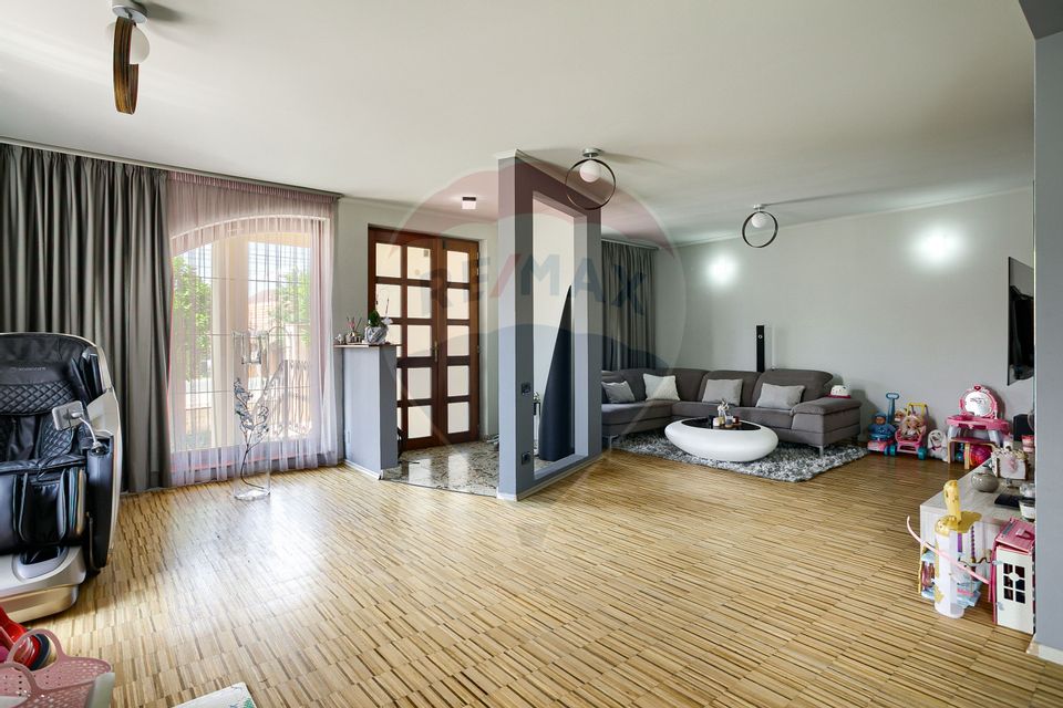 Casă modernă și spațioasă cu piscină,saună și sală de fitness – Pecica