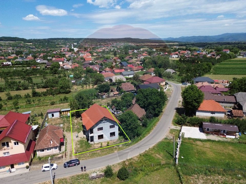 DE VÂNZARE – Casă cu etaj, Tămaia, Maramureș – aproape de Someș