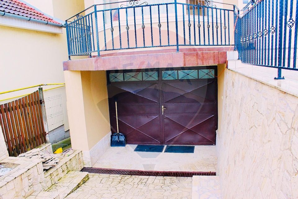 Casă / Vilă cu 6 camere de vânzare în zona Oncea