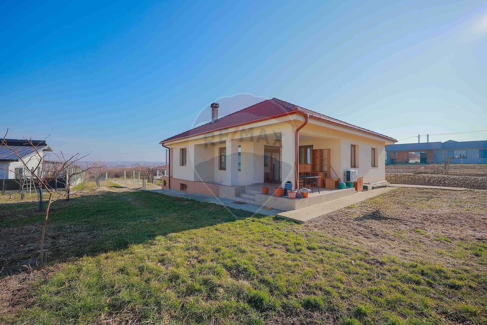 5 room House / Villa for sale