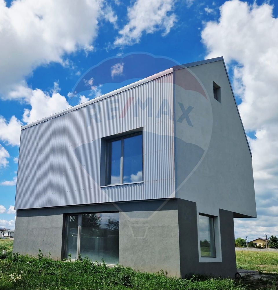Casă / Vilă - 132,5 mp  , teren - 264 mp  / zona Cârcea