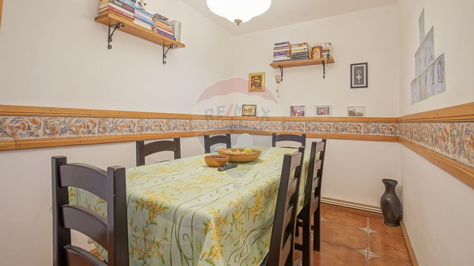 De vanzare 4 camere Racadau-zona Parcul Trandafirilor