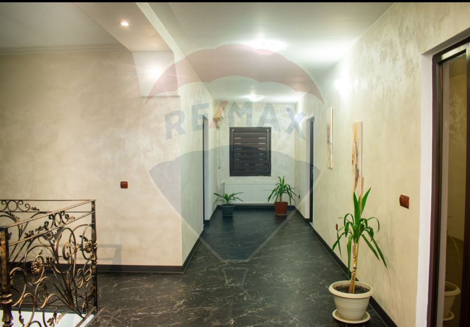 Casă / Vilă cu 5 camere de vânzare