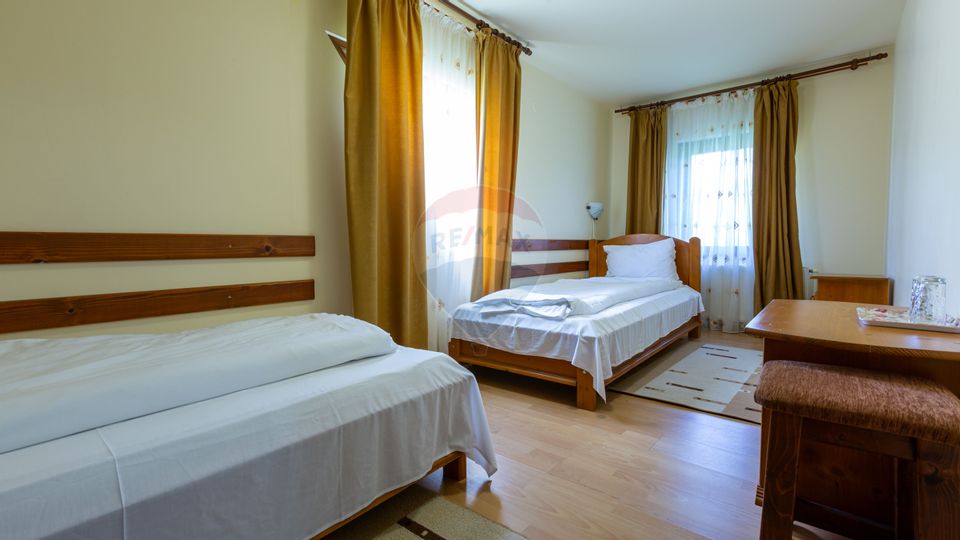 Hotel / Pensiune cu 10 camere de vânzare/Vama Buzaului