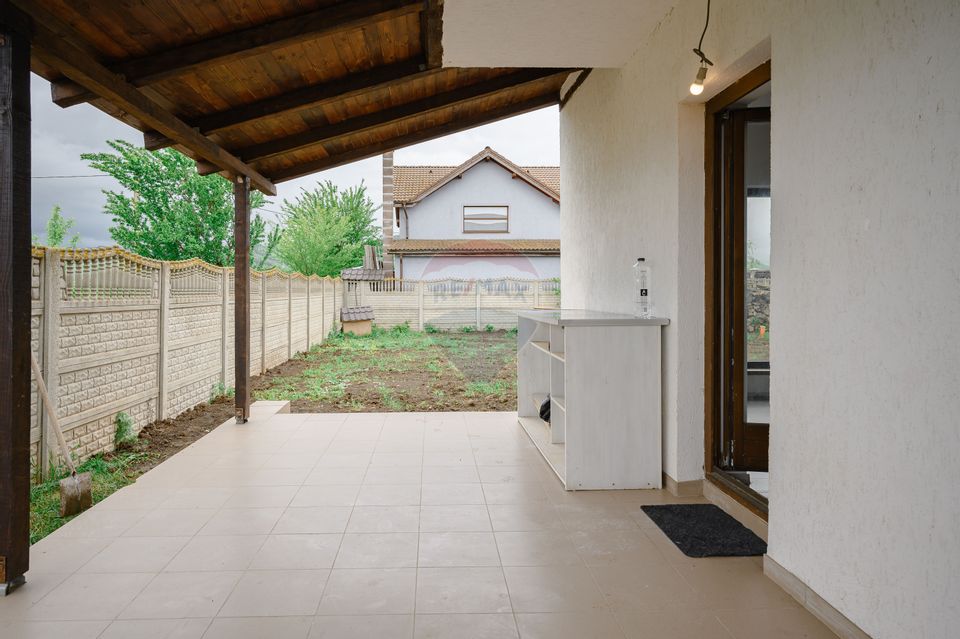 Casă individuală și luminoasă cu 4 camere în Tărlungeni