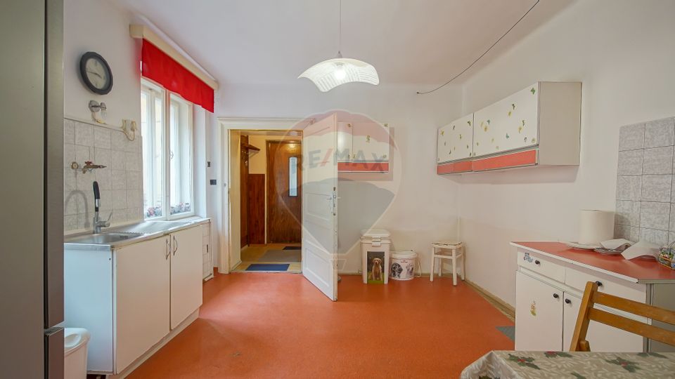 Apartament cu potențial deosebit, pe str. Republicii – Centrul Istoric