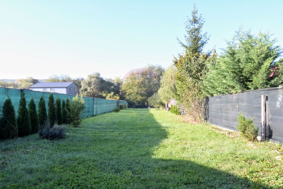 Casa cu 2 camere si 912 mp teren de inchiriat, zona Baciu