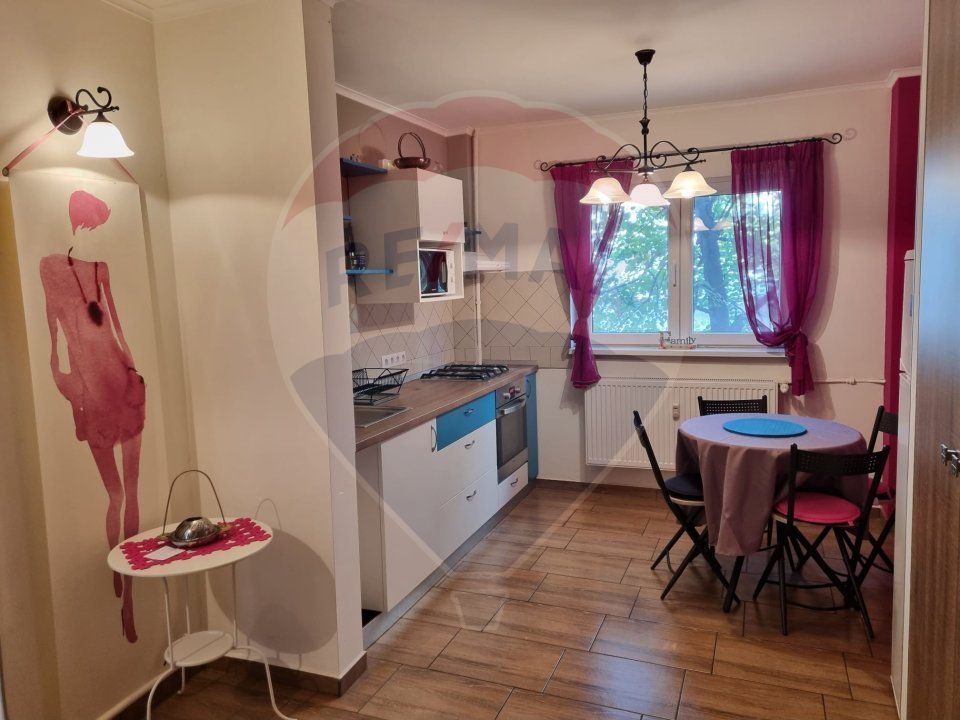 Închiriere apartament 2 camere pe strada Trestiana