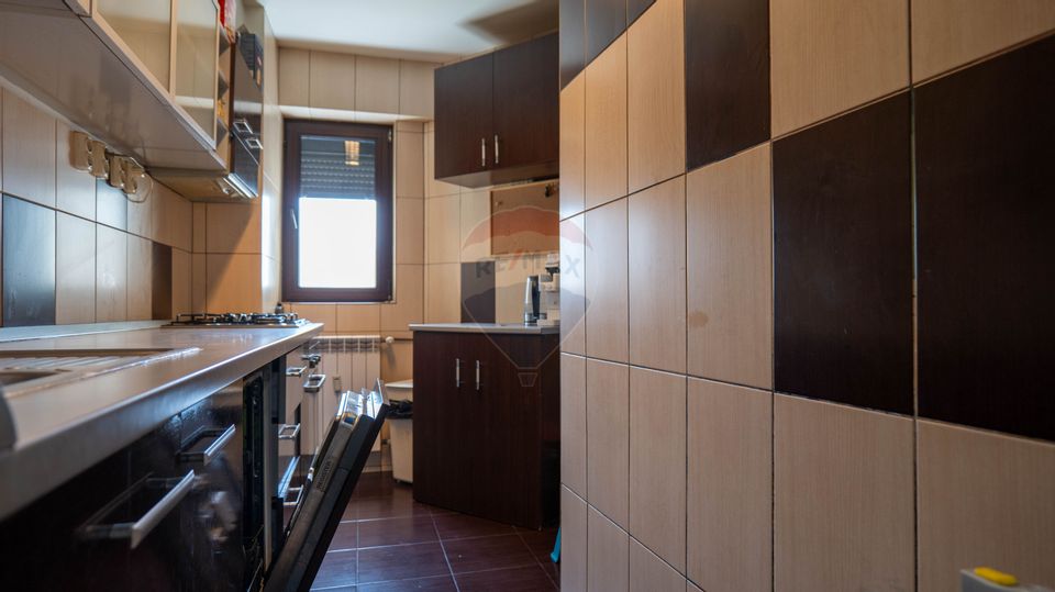 Vanzare apartament 3 camere, decomandat, mobilat-utilat, zona Mosilor