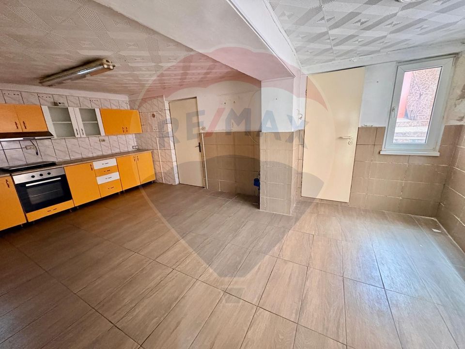 Casă cu curte generoasă și multiple posibilități – zona Moșnei