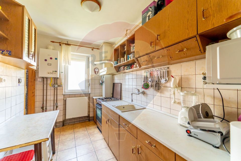 Apartament cu 3 camere in zona Grădiște