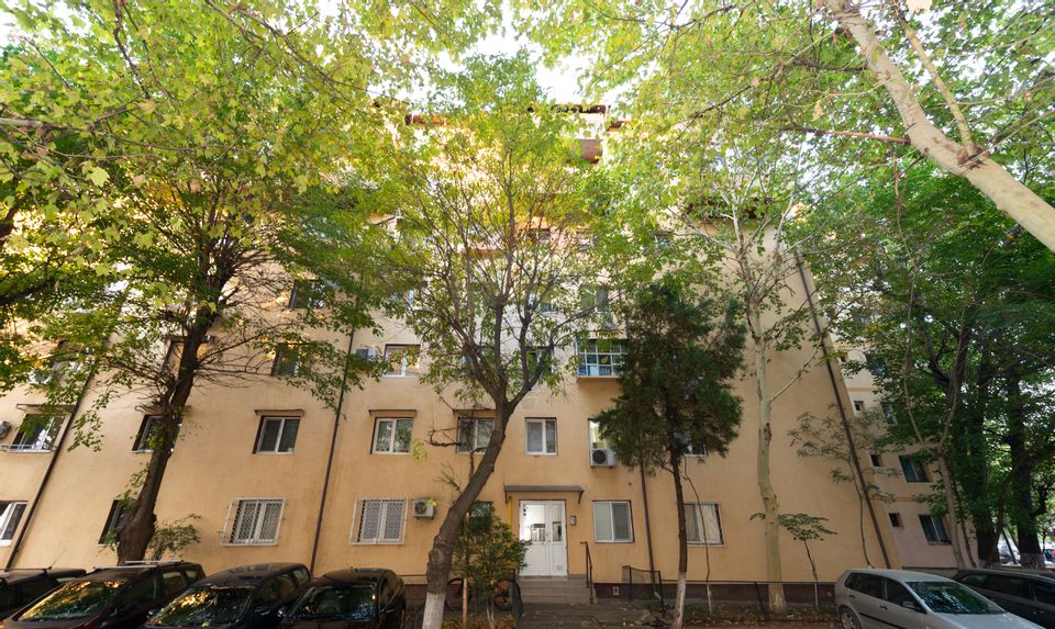 Apartament cu 2 camere de vanzare  Piata Resita , 38mp