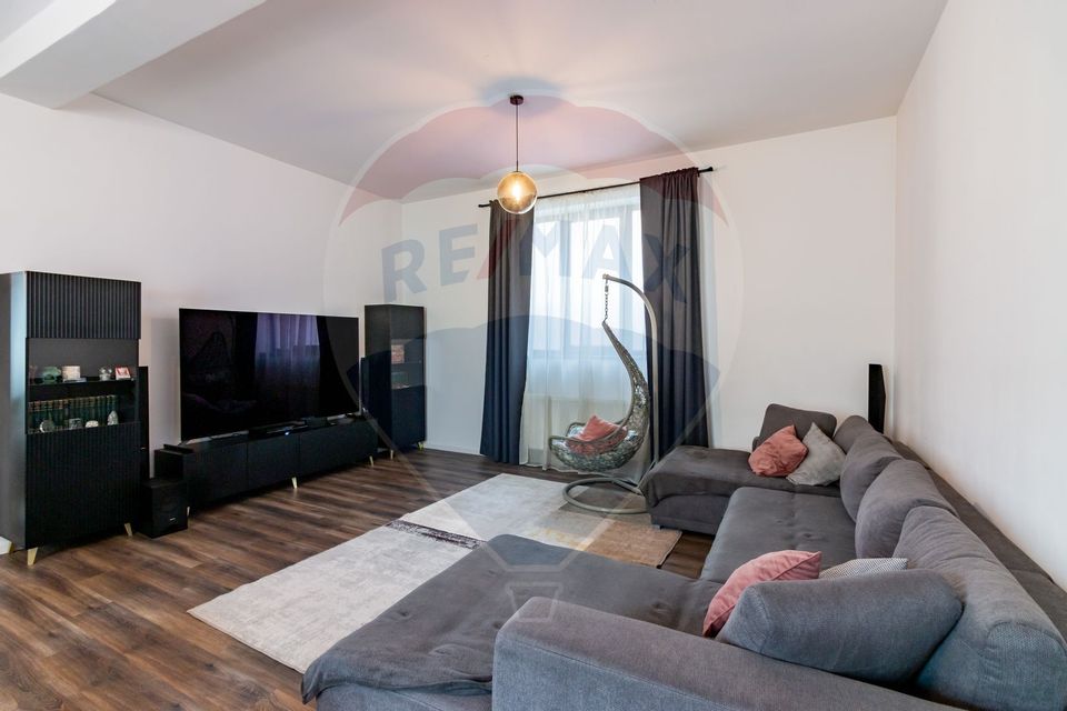 8 room House / Villa for sale