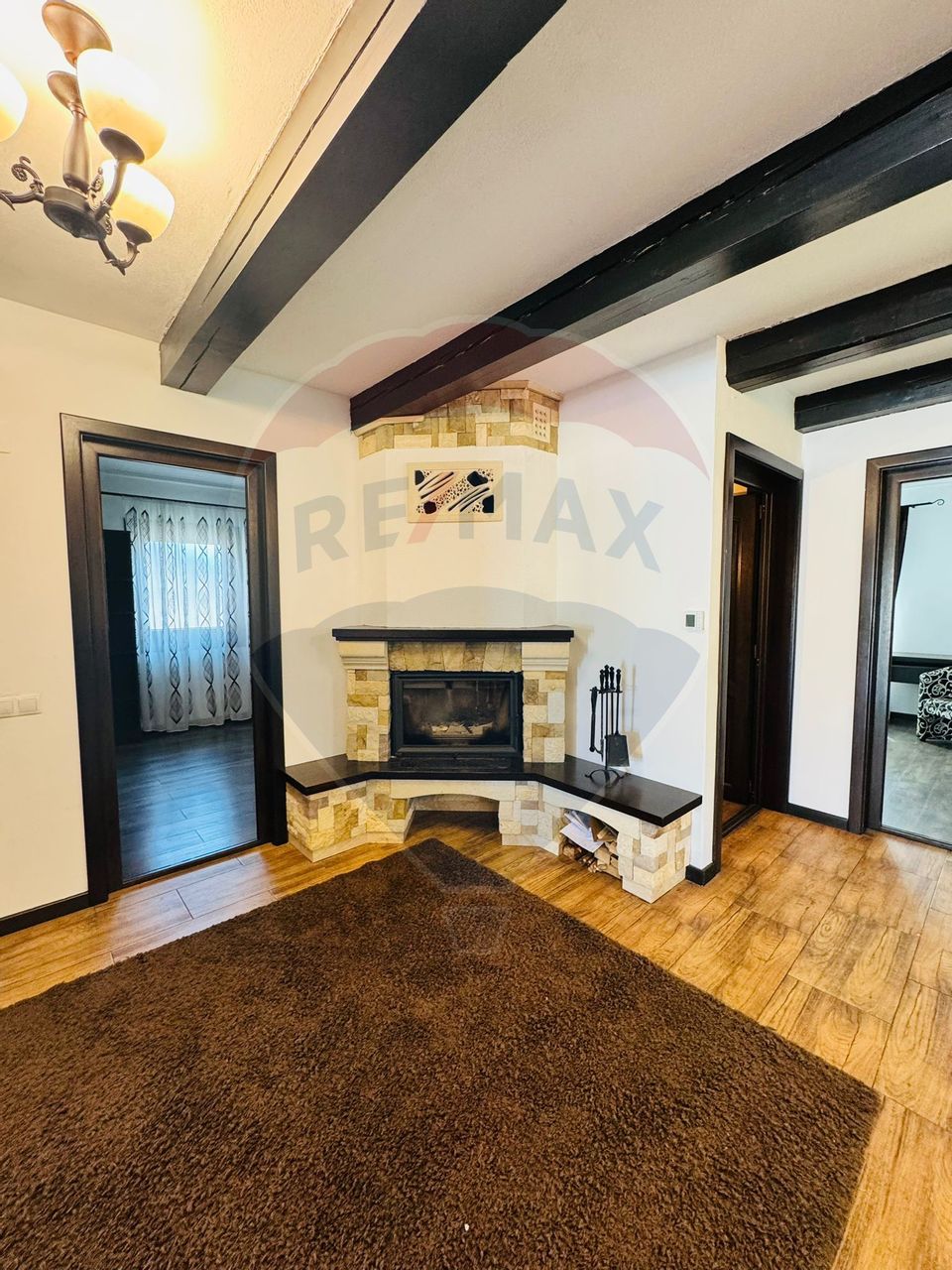 Casă / Vilă cu 4 camere de vânzare