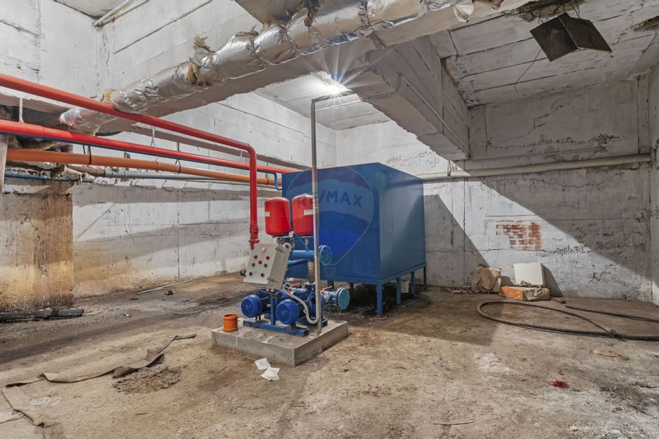 Cladire unica cu destinatii multiple de vanzare Ultracentral Arad