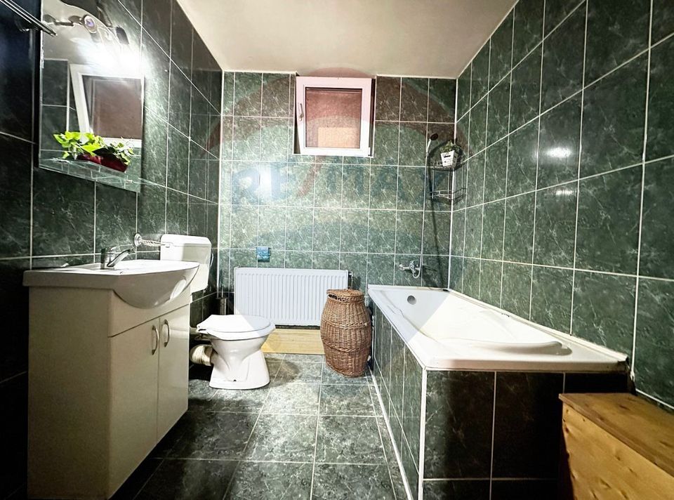 Casă / Vilă cu 5 camere de vânzare în zona Cetatii