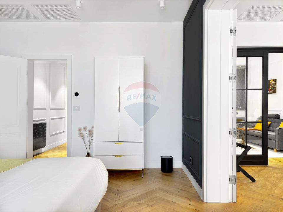 Vedere directă spre Piața Unirii, finisaje lux, apart. chirie, 97.6 mp