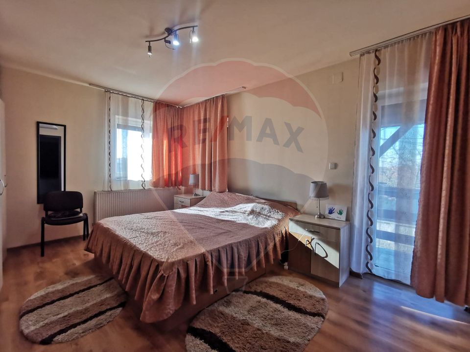 Casă 6 camere si curte, zona Metro Oradea, de vanzare