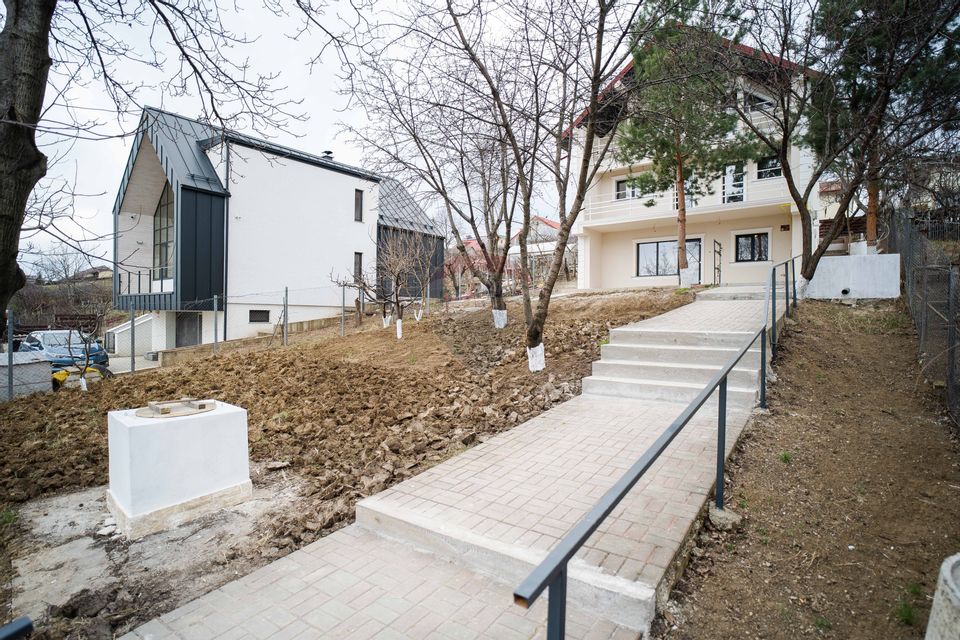 5 room House / Villa for sale