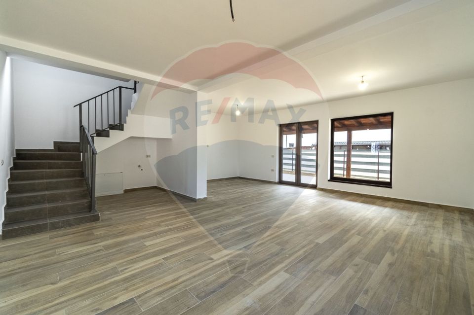 4 room House / Villa for sale