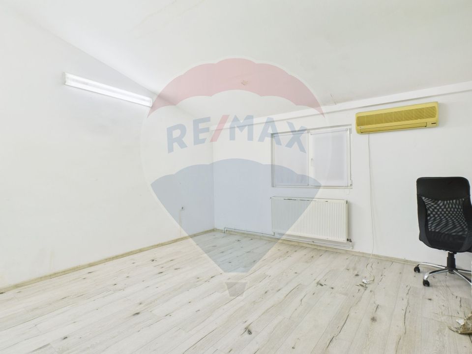 Casa / Spațiu comercial cu 5 camere si 300mp curte, in Bd. Gloriei