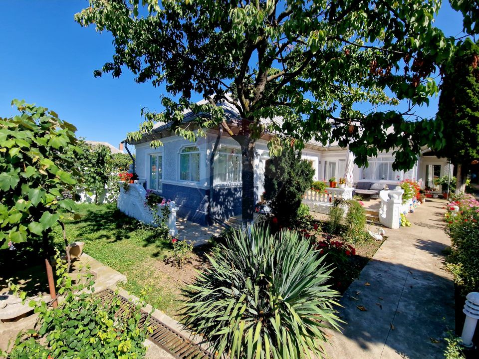 6 room House / Villa for sale