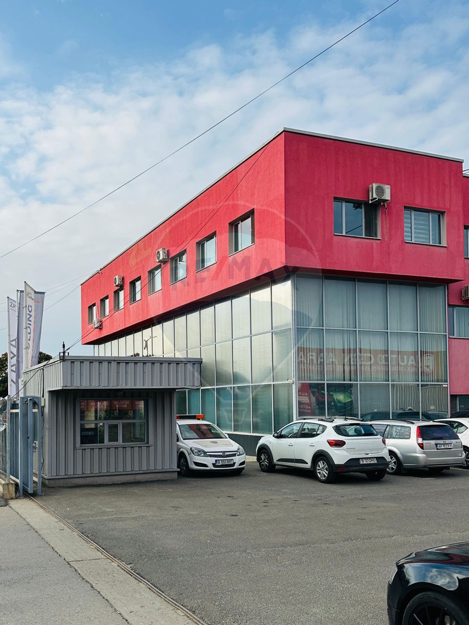 Hala de închiriat cu birouri în zona Micalaca