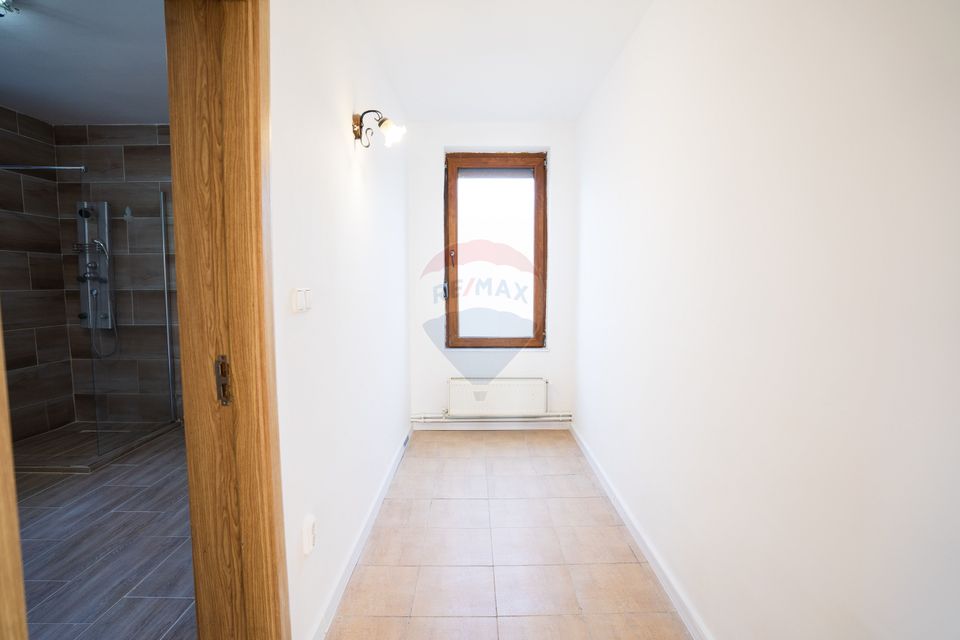 Casă individuală de Vânzare, 242mp utili+ teren de 380mp, în Pitești