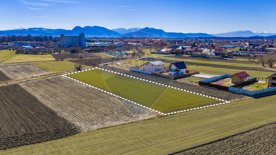 Land 3,700sqm Lunca Calnicului / Strada Principala