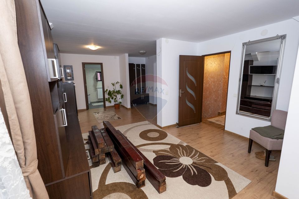 Vila 5 camere complet mobilata, foișor, teren generos