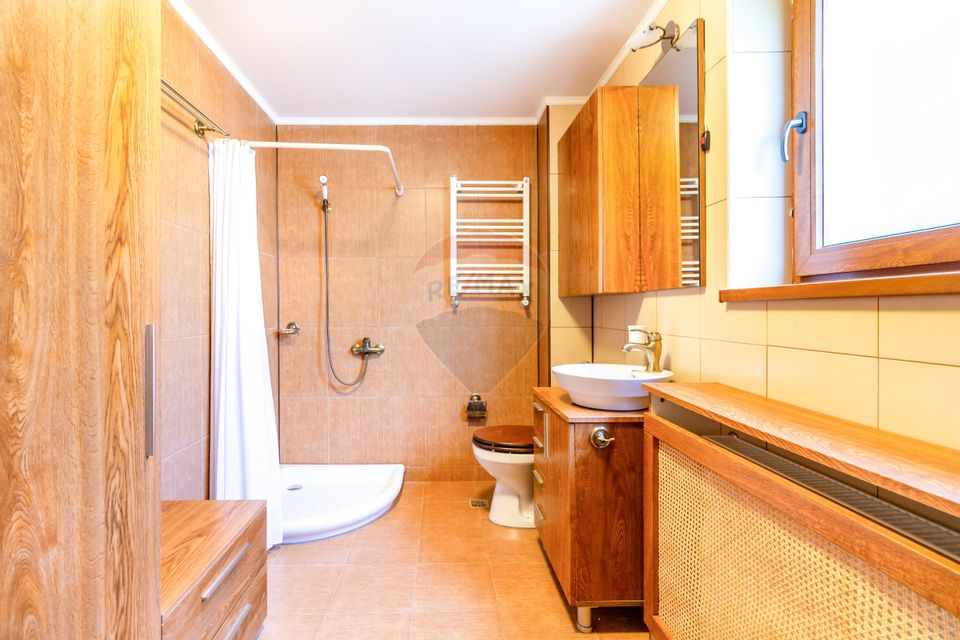 Vanzare Casa de vacanta Brebu, Prahova, Campina cu gradina si livada