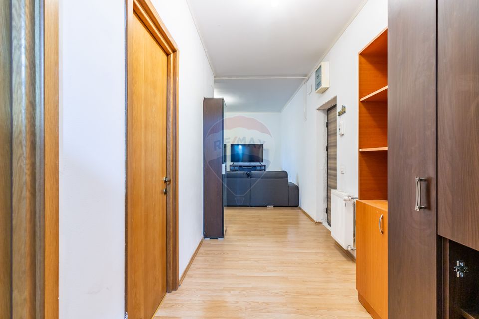 Apartament cu 3 camere de vânzare în zona Mihai Bravu