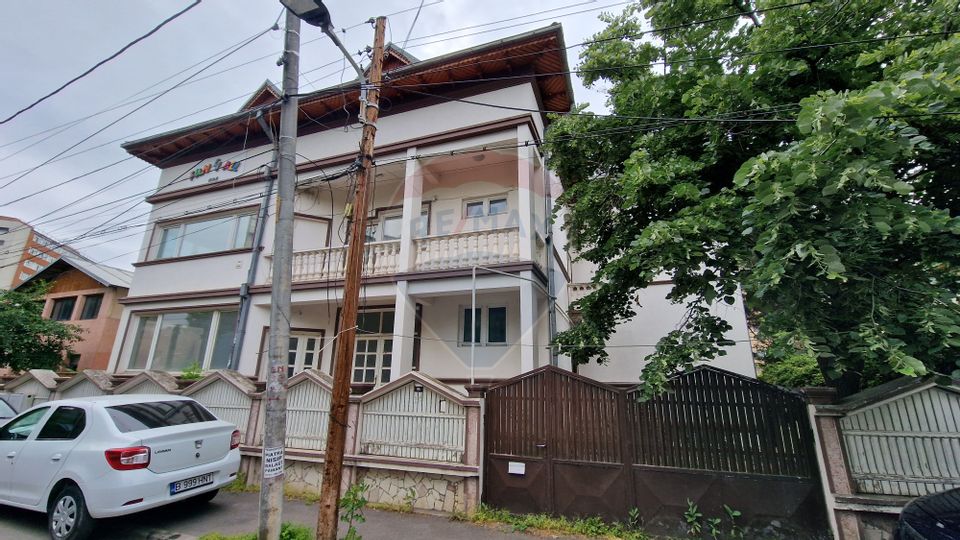 Villa for sale / Rent Opportunity Prelungirea Ghencea Boulevard