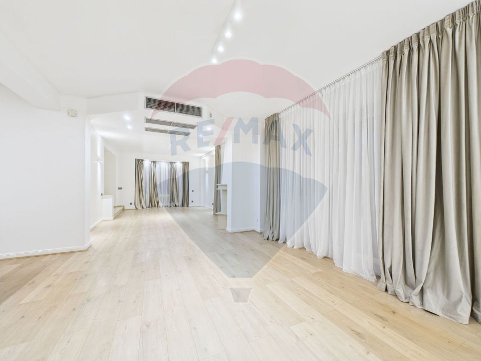 Casă / Vilă Pipera  cu 7 camere de închiriat