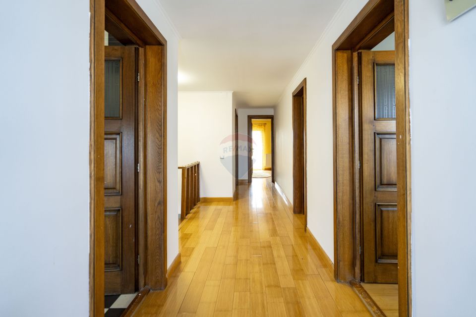 6 room House / Villa for sale