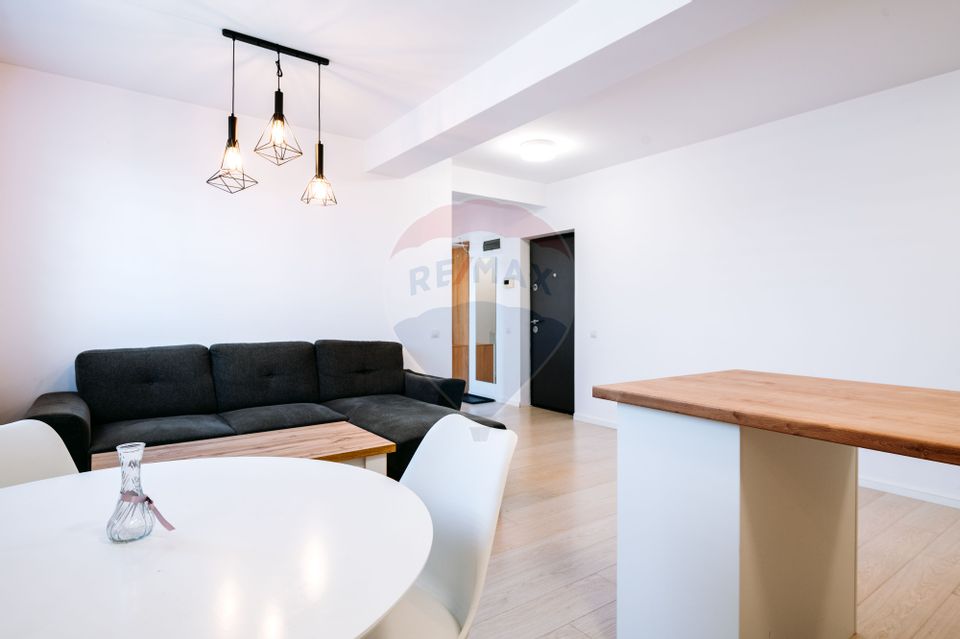 Apartament penthouse pe doua niveluri (4 camere)