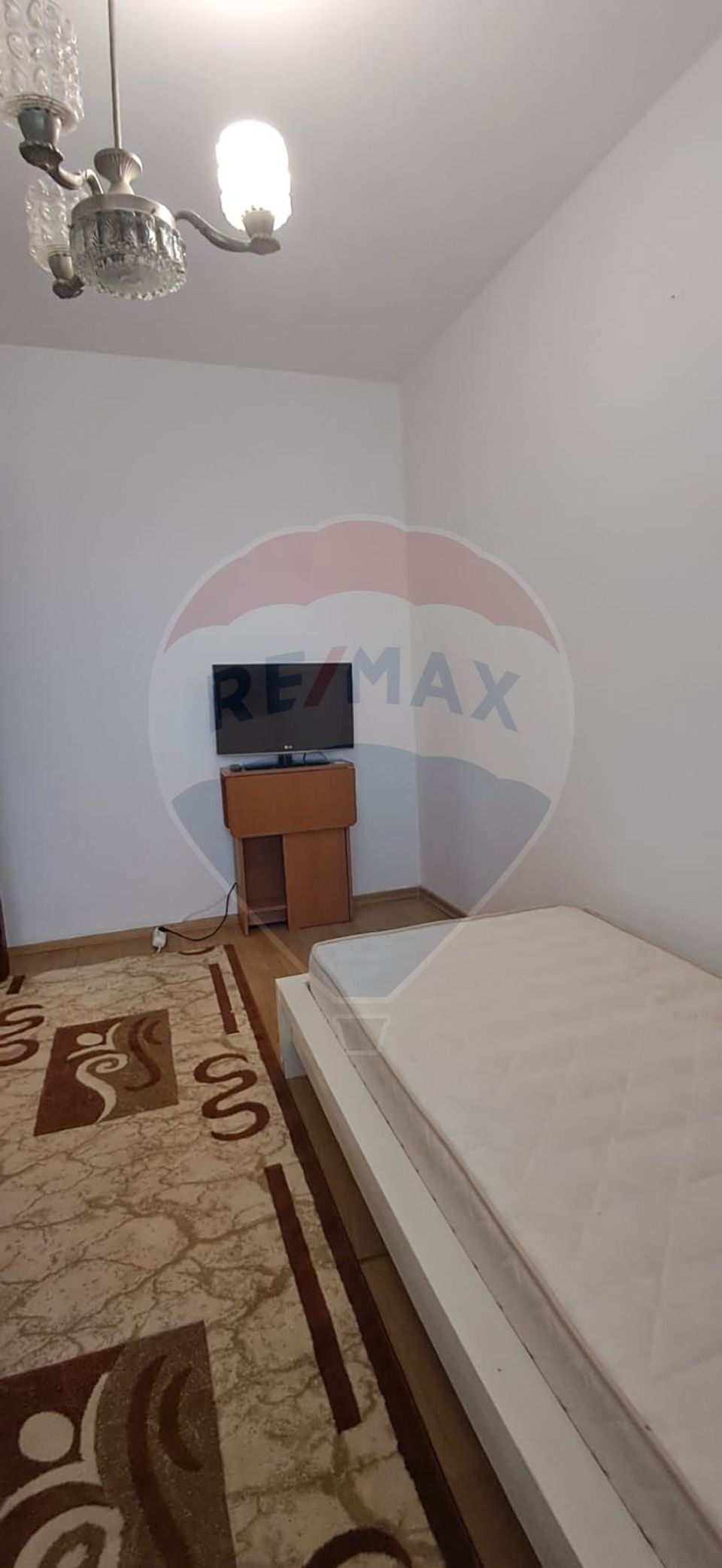 4 room Apartment for rent, P-ta Victoriei area