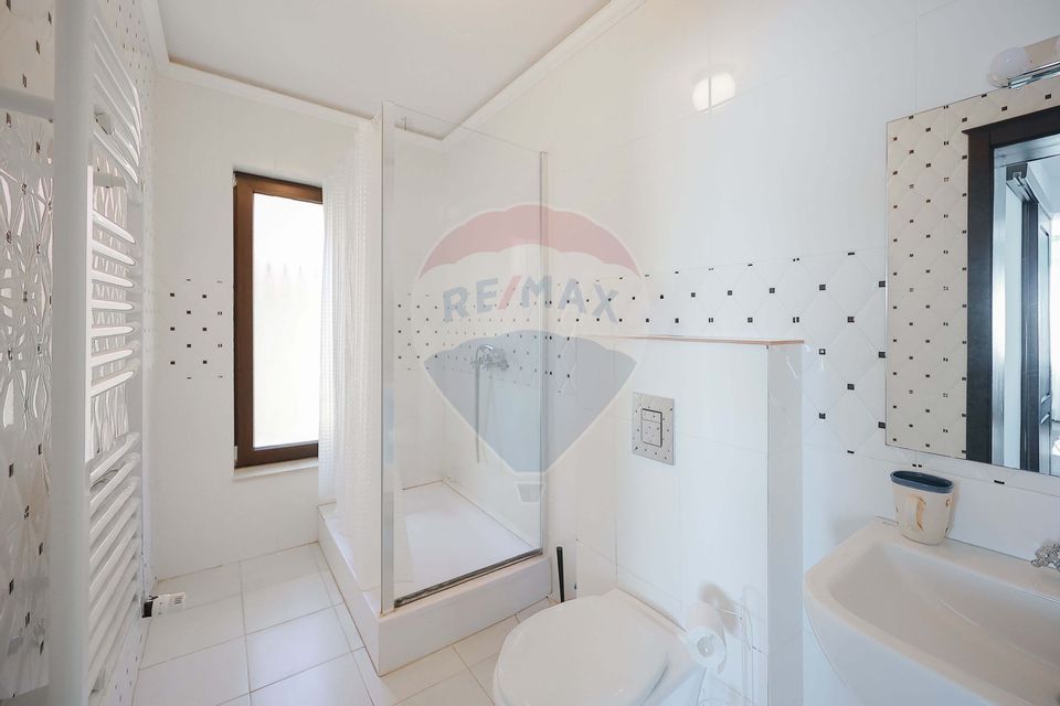 De închiriat Casă/Pensiune în zona Nufarul