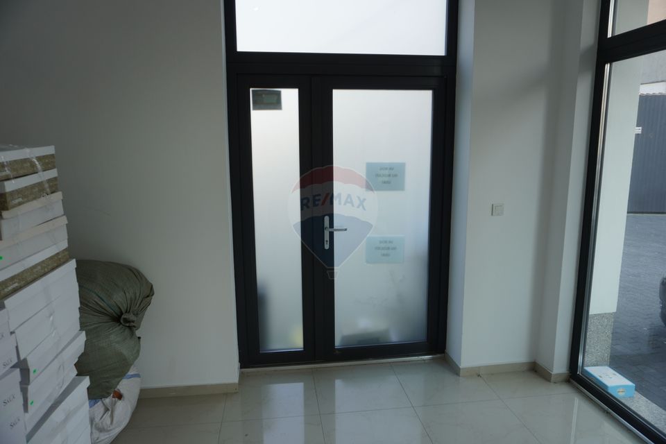 65sq.m Commercial Space for rent, Central area