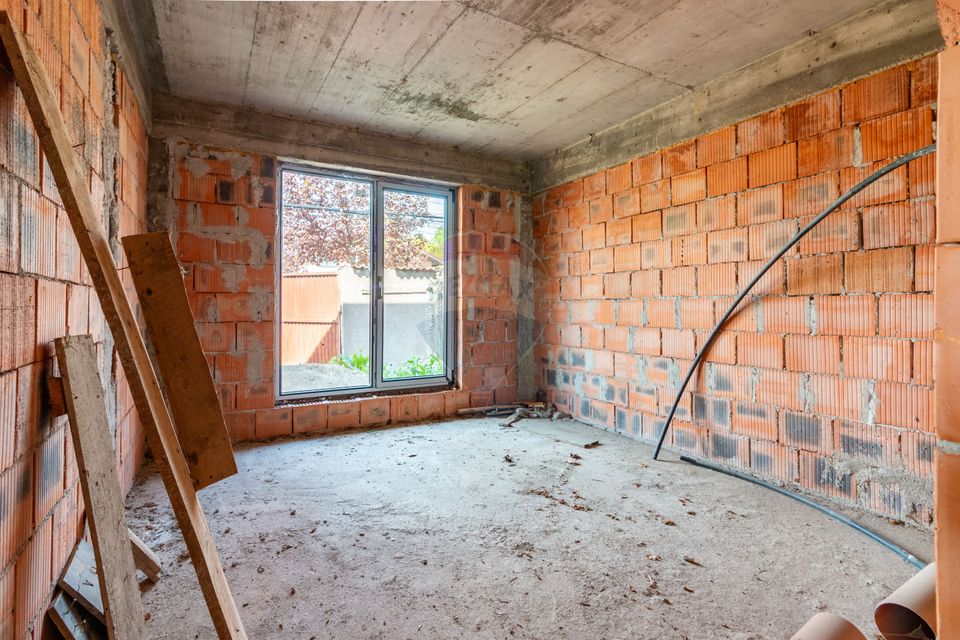 Casa / Vila la rosu in Chitila / Strada Rudeni - teren 264 mp