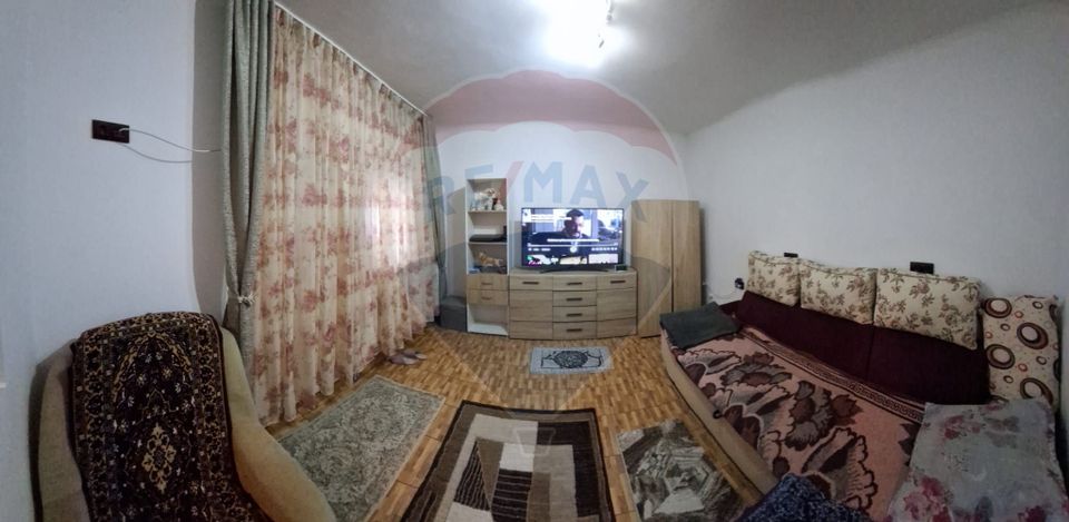 Casă spațioasă de vânzare în zona metropolitană, Fughiu