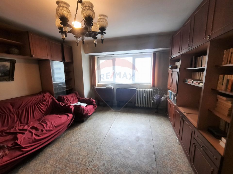 For sale Apartment 4 rooms Iancului Square